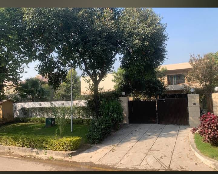 MP0810 - Furnished 14 Bed House For Rent In Islamabad | Sector F7/2