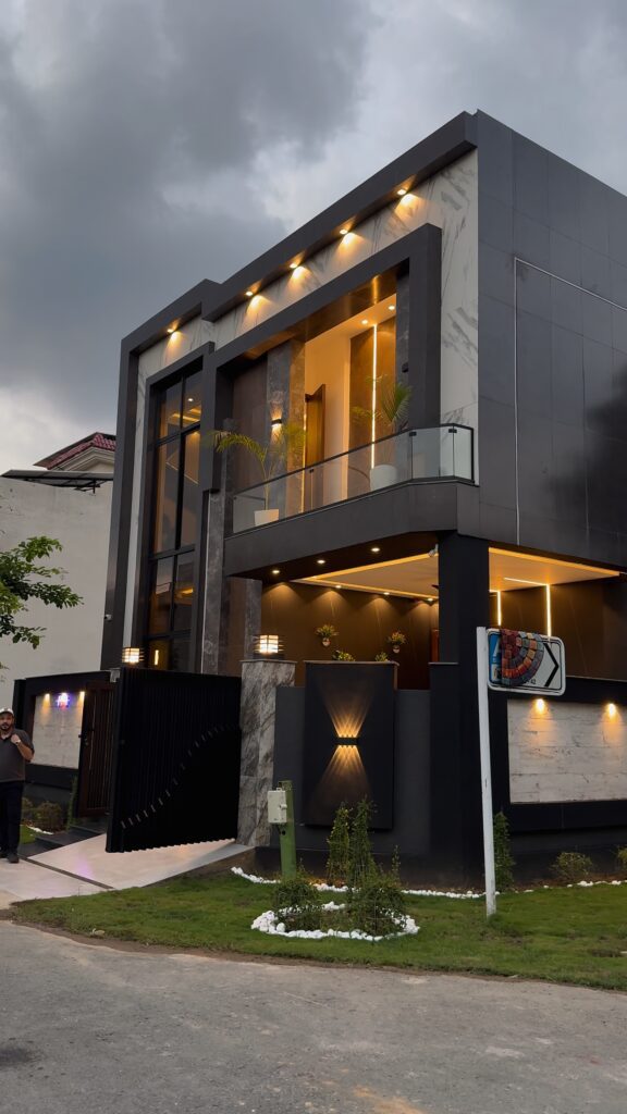 MP0829 - 3 Bedroom House For Sale In Lahore | DHA 9