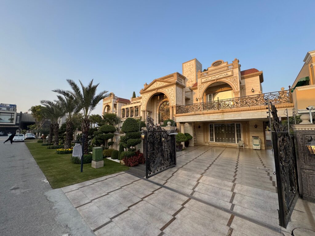 Stunning 6 Bed House With A Swimming Pool For Sale In Lahore | DHA 6